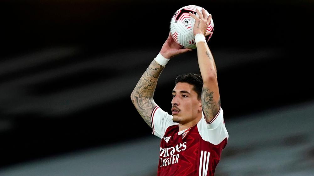 الـ"فيفا" يدرس إجراء 4 تعديلات على قانون كرة القدم.. 30 دقيقة في كل شوط ولعب التماس بالرجل!