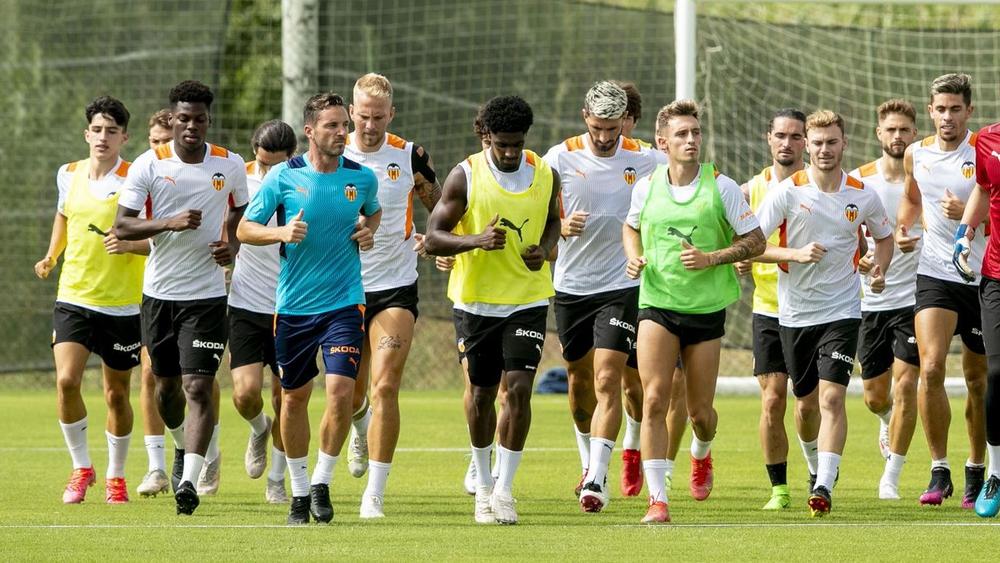 فالنسيا يعود غدًا الثلاثاء إلى التدريبات وينتظر وصول البرتغالي "جيديس"