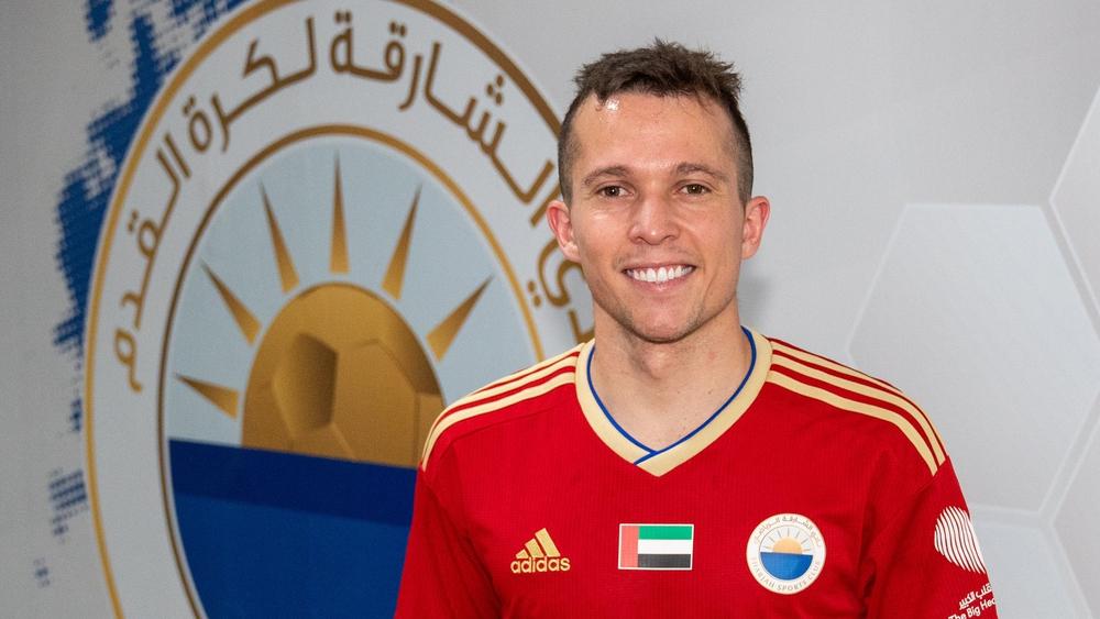 رسميًا/ الشارقة الإماراتي يتعاقد مع البرازيلي "بيرنارد" من إيفرتون الإنجليزي