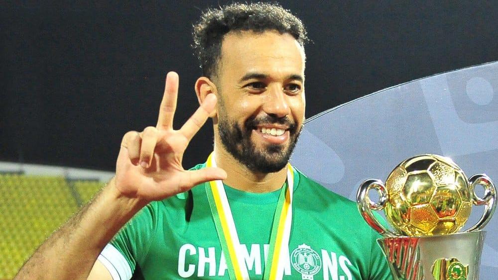 مفاوضات تجديد عقد الزنيتي مع الرجاء "جارية" والحسم في الموضوع بعد عودة الحارس من العطلة