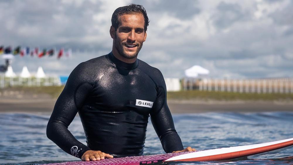 رمزي بوخيام بعد توديعه الأولمبياد ينشر رسالة بالإنجليزية: "لسوء الحظ انتهى حلمي.. رياضة ركوب الأمواج صعبة للغاية في بعض الأحيان"