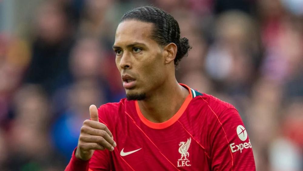 فان دايك: "الموسم الماضي كان للنسيان وأشعر بأنني جاهز للمباراة المقبلة"