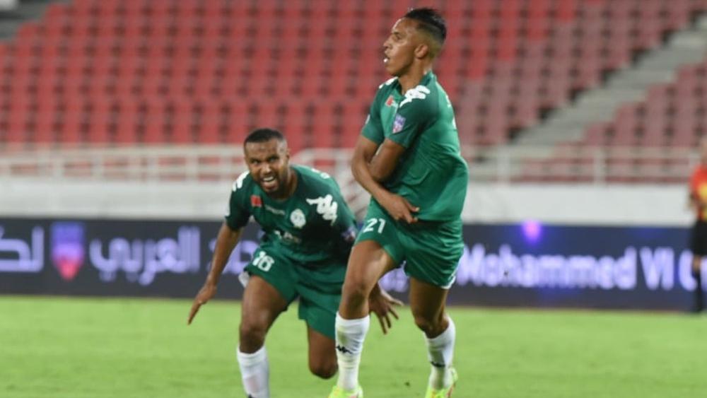 رحيمي وهو يذرف الدموع: "نفتخر بملكنا ونهديه اللقب العربي.. أطلب السماح من الجماهير الرجاوية ورحيلي لن يكون بصفة نهائية لأنني سأعود للفريق"