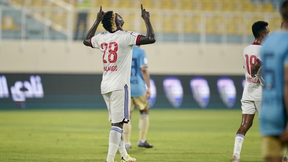 بين مالانغو يوقع أولى أهدافه بقميص الشارقة ويقود فريقه لتحقيق انتصاره الثاني في الدوري الإماراتي على حساب الظفرة