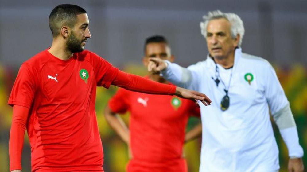 الصحافة الإنجليزية تسلط الضوء على ملف "زياش وخليلوزيتش" وتكتب: "حكيم في طريقه للغياب عن كأس أمم أفريقيا القادمة!"