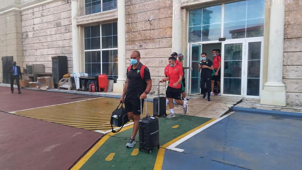 ليكيب: "السلطات المغربية نجحت في إخراج بعثة الأسود من غينيا وسط الانقلاب وغلق المجال الجوي"