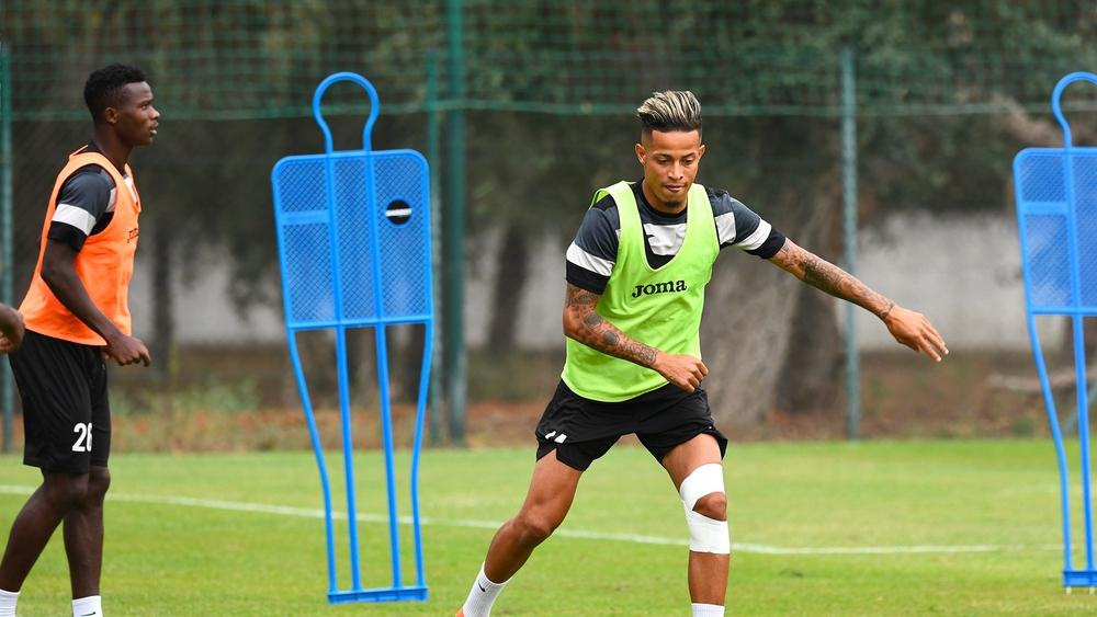 وائل السعداوي يعود إلى التداريب الجماعية للجيش الملكي بعد تخلُّصه من الإصابة