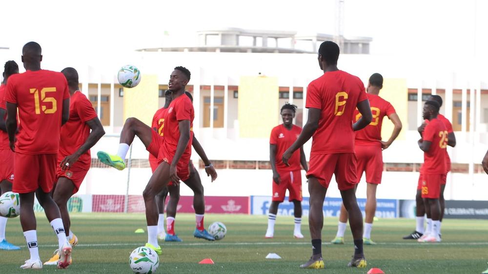بسبب عدم اعتماد ملاعبها من "الكاف" وفشلها في إيجاد ملعب مُجاور يحتضن اللقاء.. غينيا بيساو تُعلن إقامة مباراتها أمام "أسود الأطلس" بتصفيات المونديال في المغرب