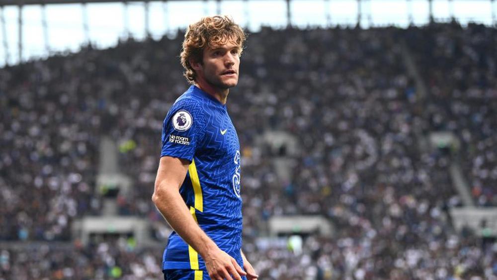 ألونسو يرفض الجثو على الركبة لمناهضة العنصرية