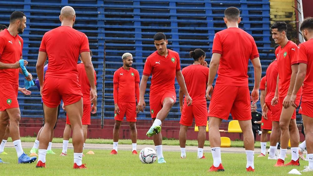 بعد تأجيلها بسبب "الانقلاب العسكري".. مباراة غينيا والمغرب تجرى في الـ12 أكتوبر على أرضية ملعب أكادير الكبير