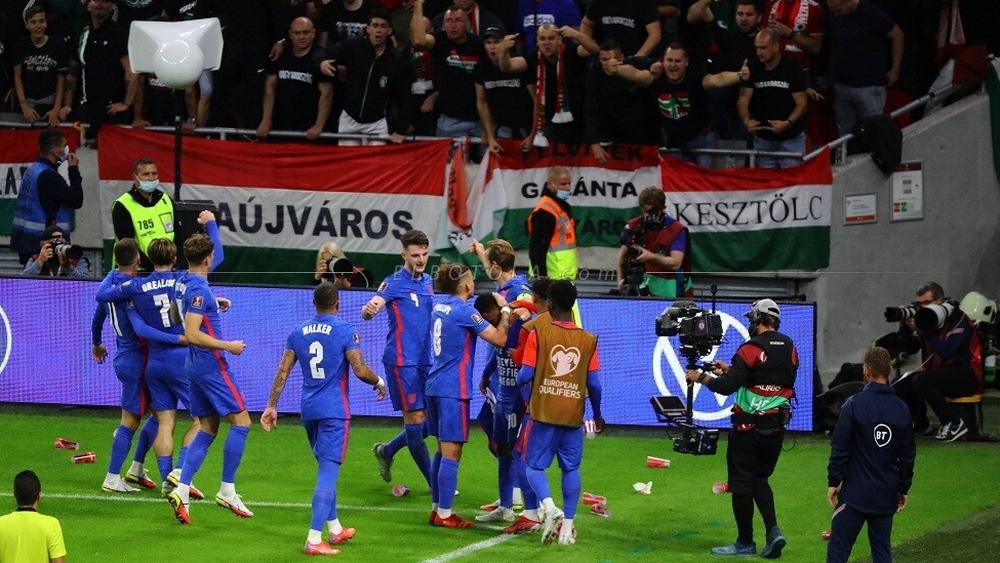 "الفيفا" يفرض غرامة مالية على المجر وإجراء مبارتين في تصفيات كأس العالم بدون جماهير بسبب "العنصرية"