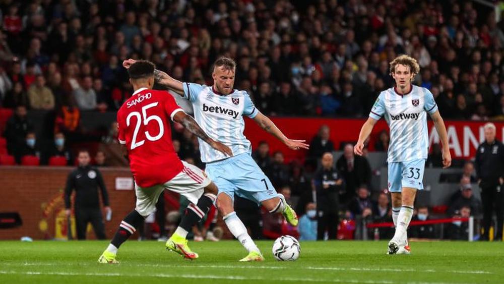 اليونايتد يودع وتشيلسي وتوتنهام إلى الدور الرابع بكأس الرابطة