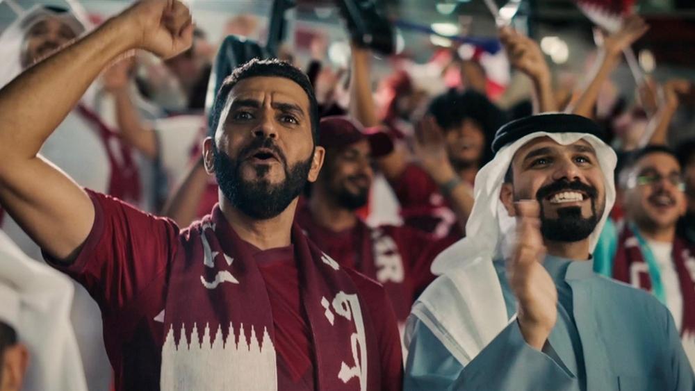 مبادرة "كُنْ أنت المستضيف" تُثير الجدل واللجنة المنظمة لـ"مونديال 2022" تكشف شروط "استضافة مشجعين أجانب في بيوت المواطنين والمقيمين بقطر"