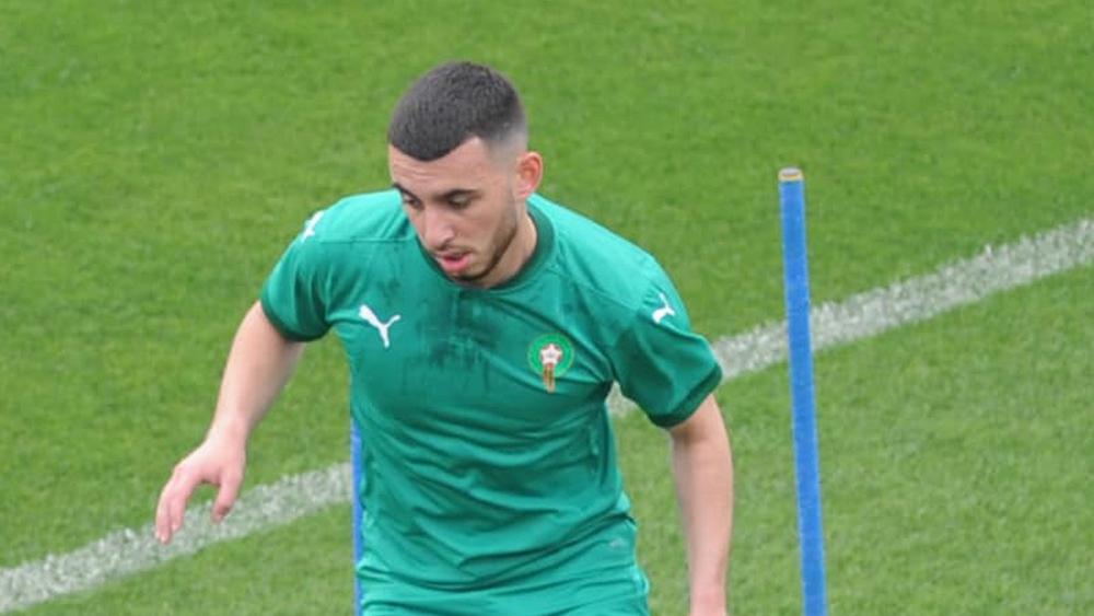 شاعر: "المباريات القادمة مهمة لمنتخب بلدي وآمل أن أقدم أداء جيدا رفقته"