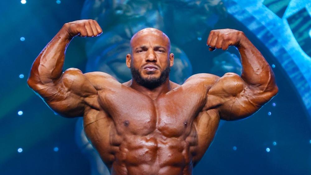 "بيغ رامي" يبلغ النهائي ويدافع عن لقبه في بطولة "مستر أولمبيا"