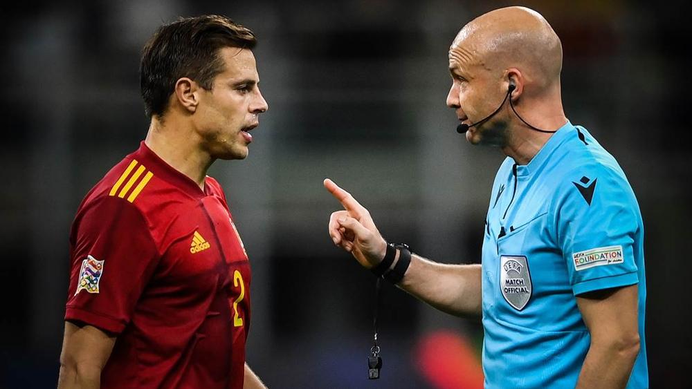 صحيفة 'آس': "الحكم تايلور دائما ما يُخطئ ضد منتخب إسبانيا.. قرار تعيينه لقيادة النهائي غير مفهوم"!