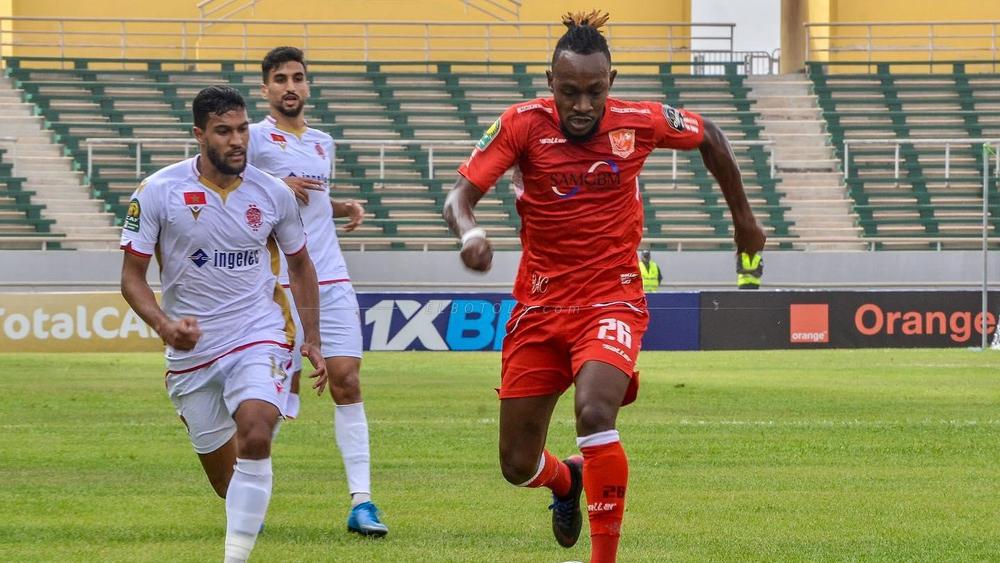 قلوب الصنوبر الغاني يستقبل الوداد في العاصمة "أكرا" بحضور الجماهير والكاف يحصر عدد الحضور في 2000 مشجعا فقط!