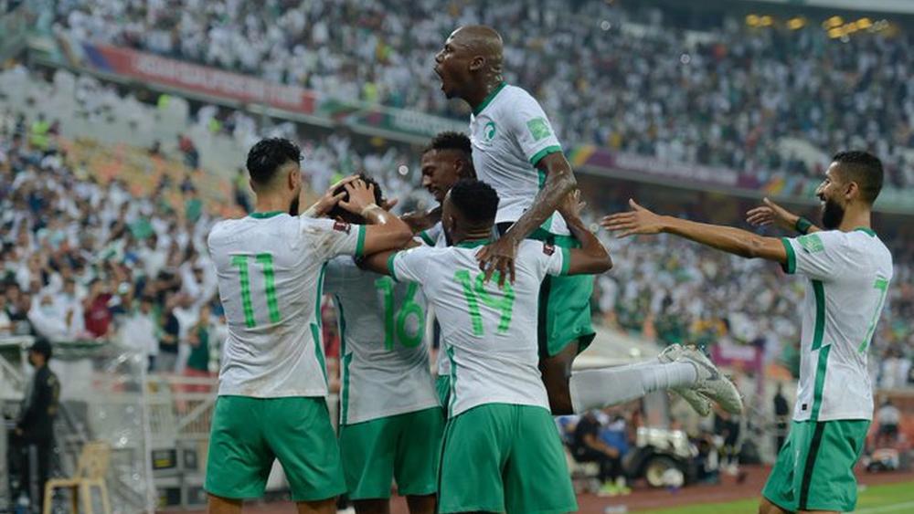 رونار يقود السعودية للفوز الرابع توالياً في تصفيات المونديال ويخطو رفقة "الخُضر" بثبات نحو كأس العالم