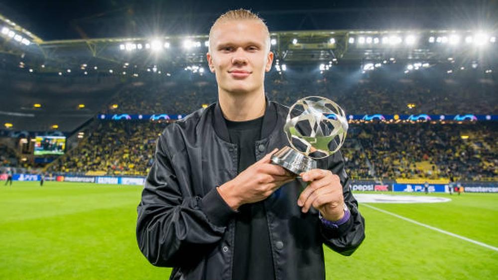 "روز" مدرب دورتموند يتمنى عودة "هالاند" للفريق قبل مواجهة ماينز في الدوري الألماني