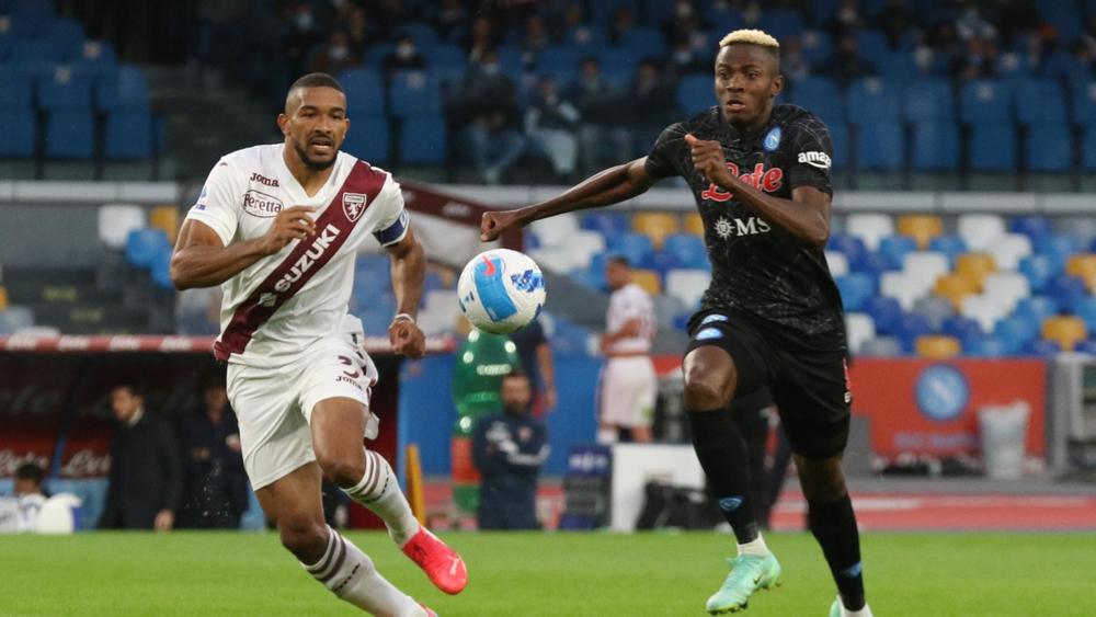 Napoli conserve sa place de leader en Serie A