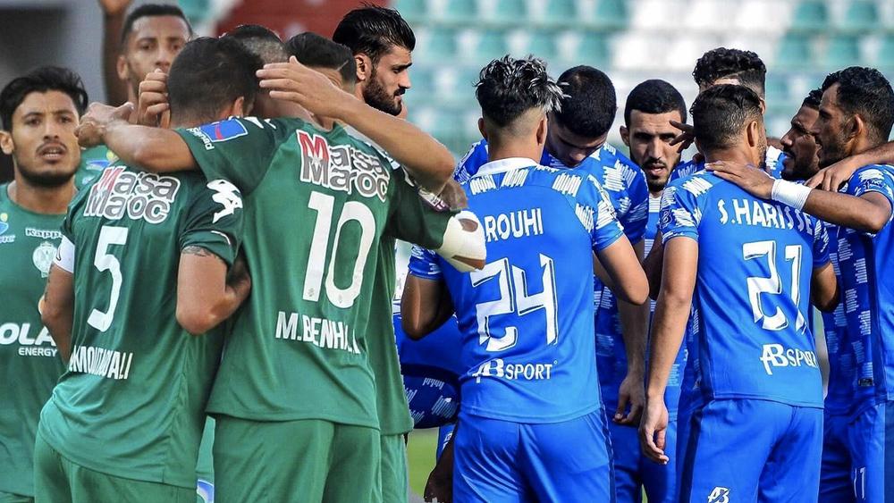 في مباراة المتناقضات.. الرجاء الرياضي المنافس على الصدارة يستقبل واد زم الساعي وراء انتصاره الأول في الدوري