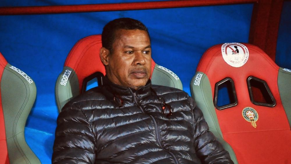 لسعد الشابي.. قاد الرجاء أمام "مدرجات فارغة" محليا ورحل عن النادي وأبواب الملاعب الوطنية لازالت مغلقة!