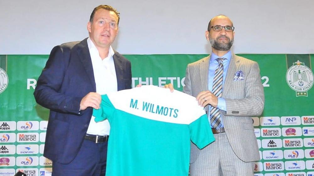 خاص/ الشرط الجزائي بين الرّجاء والمدرب البلجيكي فيلموتس يُحدد في راتب 4 أشهر