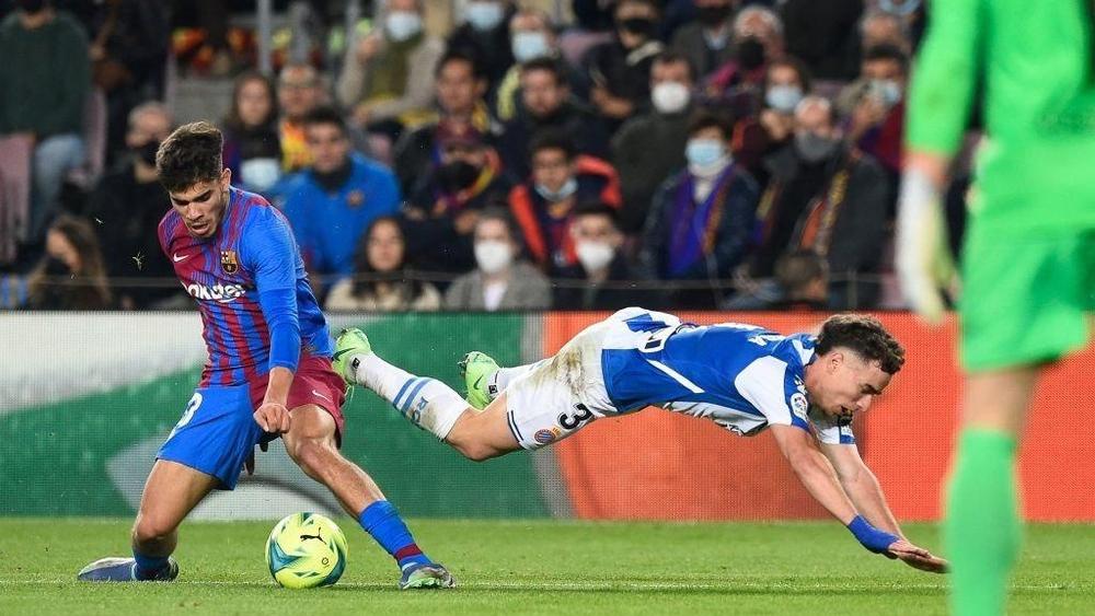 طارق ذياب: "الزلزولي لاعب يملك الجرأة والسرعة ويمنح حلولا لبرشلونة" وأبو تريكة يرد: "تغييرات تشافي لم تكن فعالة باستثناء عبد الصمد"