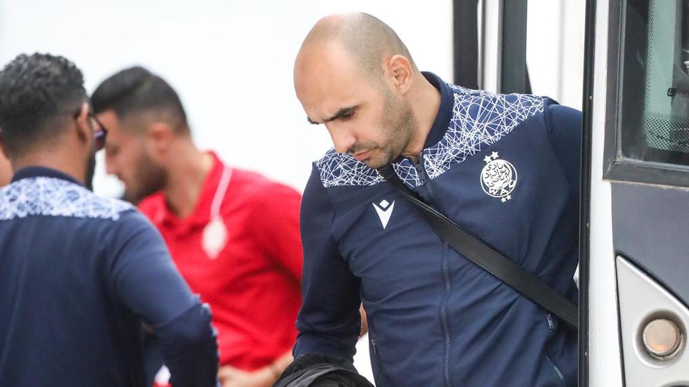 بعدما كان سباقا لـ"فضح" أرضية "دونور".. الركراكي ينوه بعشب ملعب أحمد شكري في الزمامرة