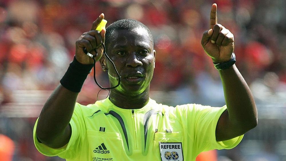 الـ"كاف" يقرر إعادة تشكيل لجنة الحكام والبنيني "كوفي كودجيا" أبرز المرشحين لتولي رئاستها