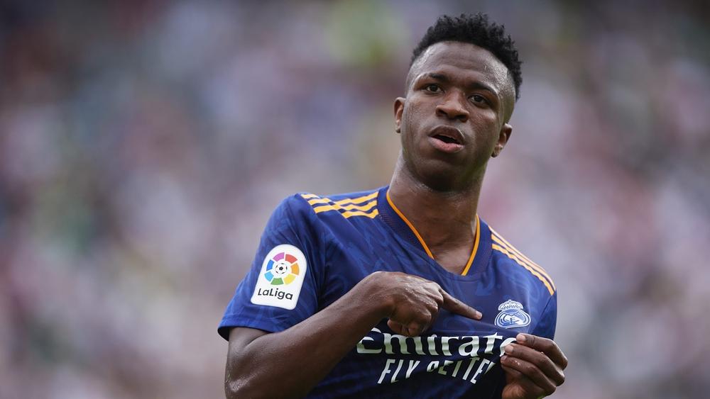 باريس سان جيرمان يريد "إغراء" فينيسيوس بـ 17 مليون يورو كراتب سنوي