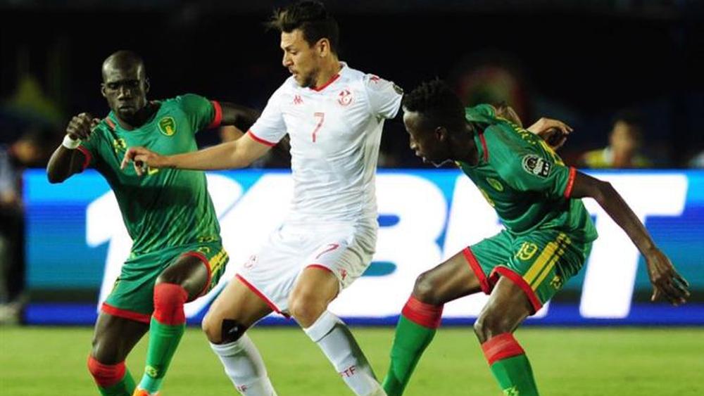 تونس وموريتانيا يقصان شريط بطولة كأس العرب