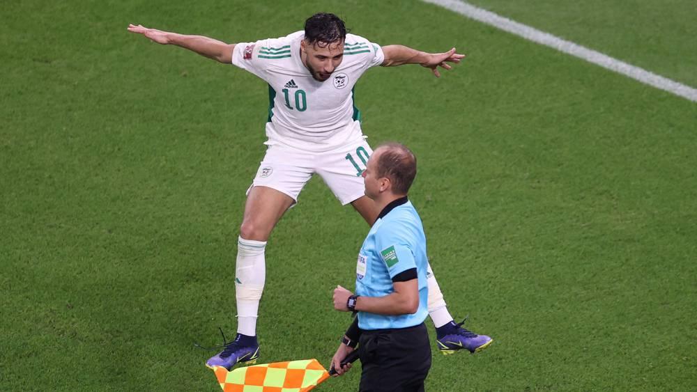 بعد عبوره رفقة الجزائر إلى نهائي كأس العرب.. والد يوسف بلايلي يعلن فسخ عقد اللاعب مع نادي قطر