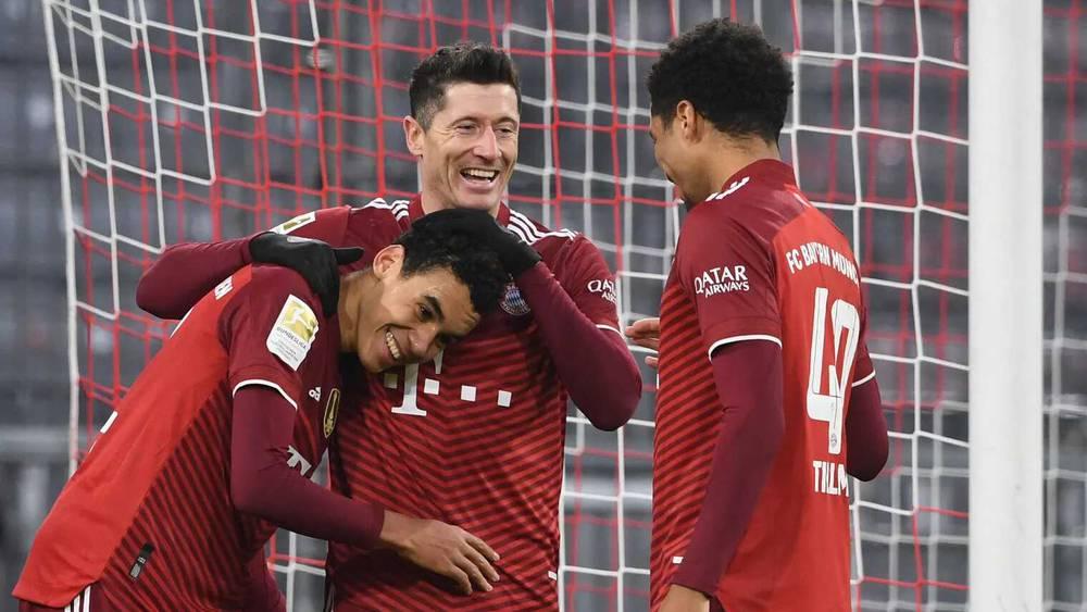 ليفاندوفسكي: "هناك أرقام قياسية لا يمكن كسرها"