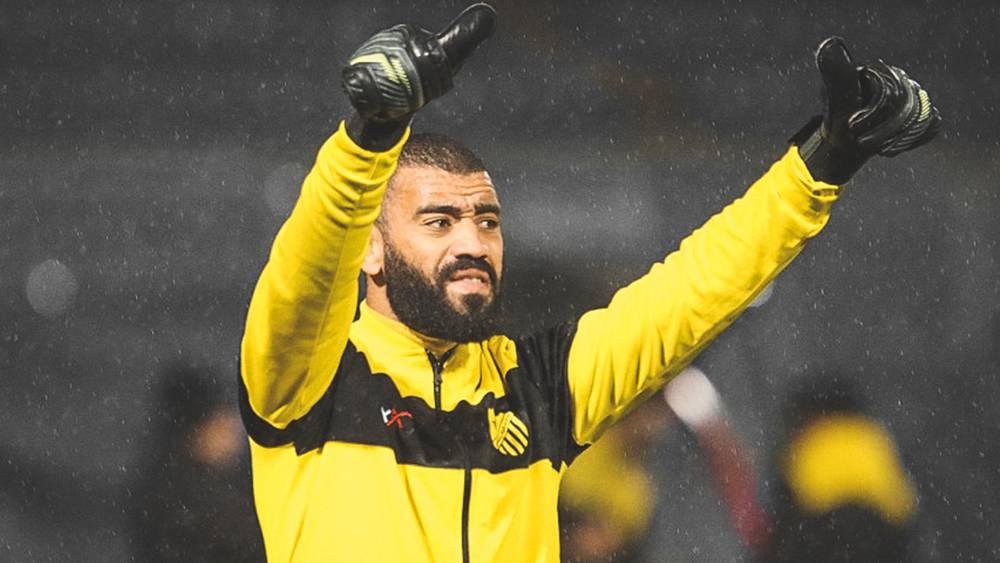 أنيس محفوظ يدخل في مفاوضات مع الحارس زهير العروبي لضمه إلى الرجاء