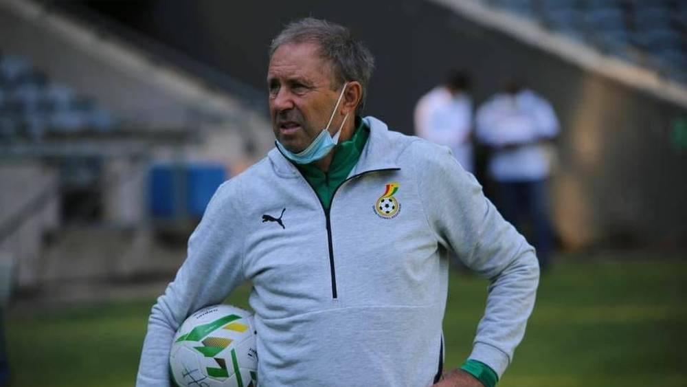 مدرب غانا: "الوصول المتأخر لمحترفينا في أوروبا عرقل استعداداتنا للكان ويجب على الفيفا احترام أفريقيا أكثر"