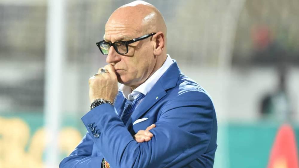 مدرب الغابون: "المشاكل المالية وتبعات الوباء لم تزدنا إلا طاقة إضافية وأعيش في أفريقيا أفضل مما أعيش في أوروبا"