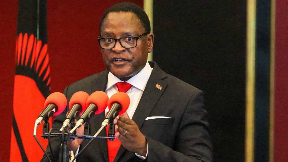 رئيس جمهورية مالاوي يوجه رسالة للاعبي منتخب بلاده بعد الهزيمة أمام المغرب: "رغم الإقصاء.. لقد كتبتم تاريخًا جديدًا لكرة القدم الوطنية"