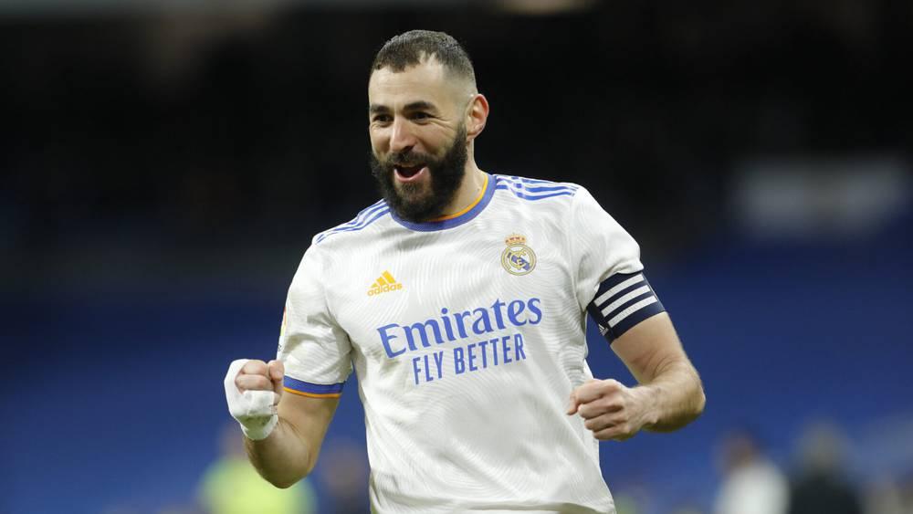 أنشيلوتي يعلن عودة بنزيما من الإصابة ضد باريس سان جيرمان