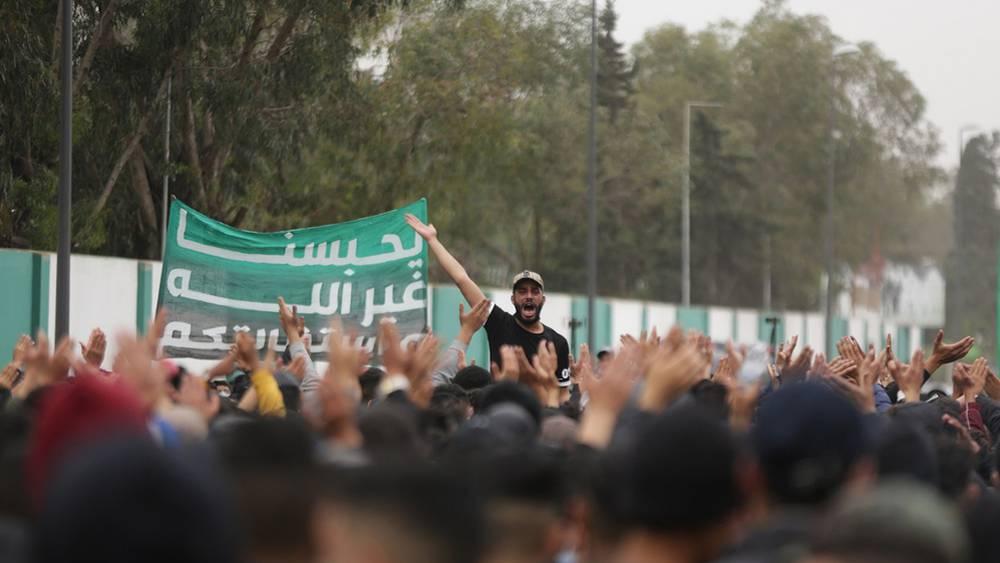 مجموعات "المكانة" في بلاغ "شديد اللّهجة": "الإبقاء على المدرب يعني إعلان حرب رسمية بين المكتب والجماهير الرجاوية"