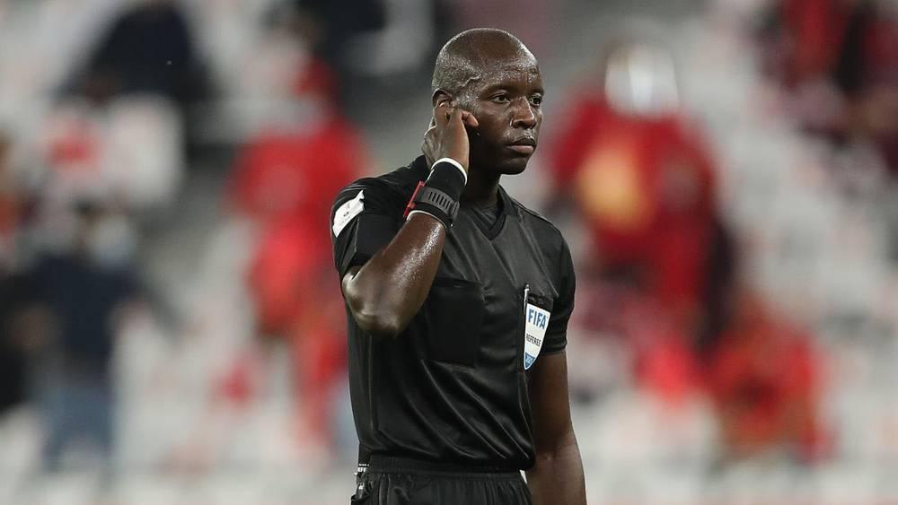 تعيين السنغالي ماغيت ندياي حكما لمباراة الرجاء ووفاق سطيف