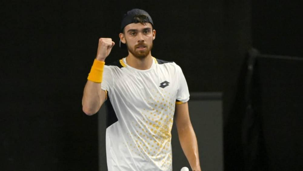 Tennis: exploit du Français Benjamin Bonzi contre Karatsev à Marseille