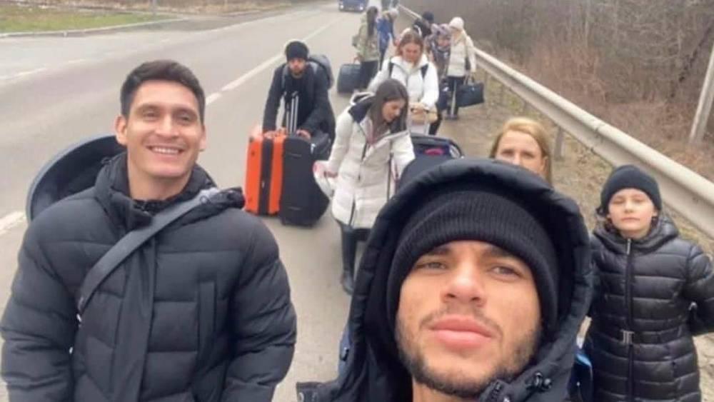 لاعبون برازيليون يكشفون 'الرعب' الذي عاشوه قبل مغادرة أوكرانيا: "شاهدنا جثث بعض الموتى في الطريق!"