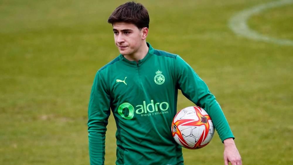 رسميا/ برشلونة "يخطف" أحد المواهب الصاعدة "بابلو توري" (18 سنة) من غريمه ريال مدريد