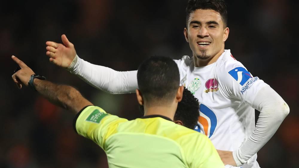 الرجاء يوجه رسالة احتجاجية للجامعة بخصوص القرارات التحكيمية لبنرقية في مباراة نهضة بركان