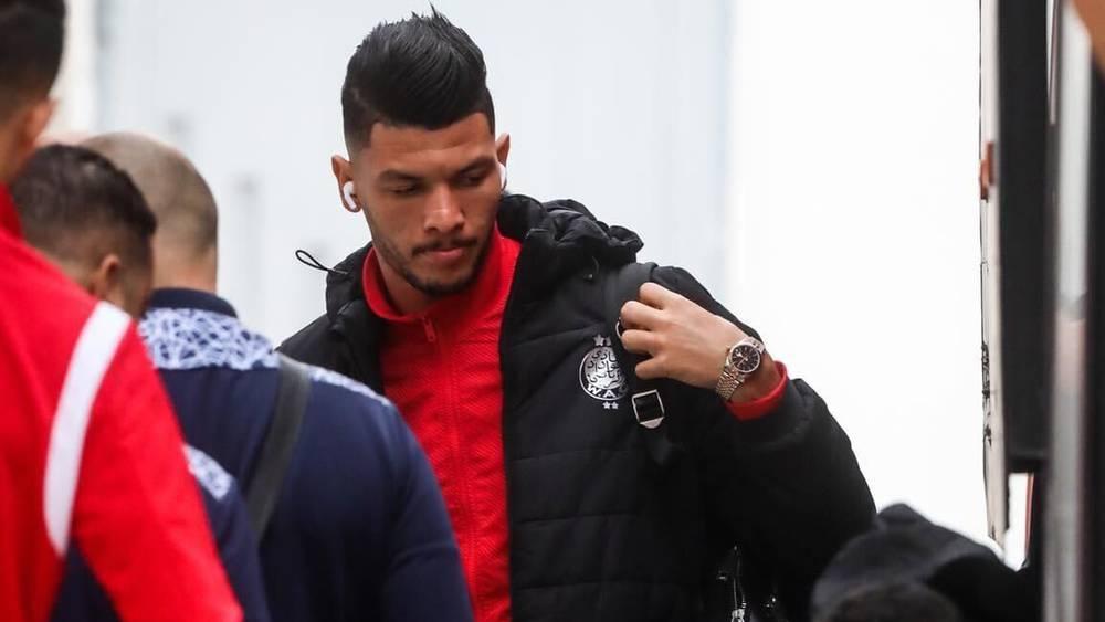 بعثة الوداد تصل قبل لحظات للواندا بعد رحلة "طويلة" مرت عبر دبي تأهبا لمواجهة ساغرادا إسبيرانسا الأنغولي