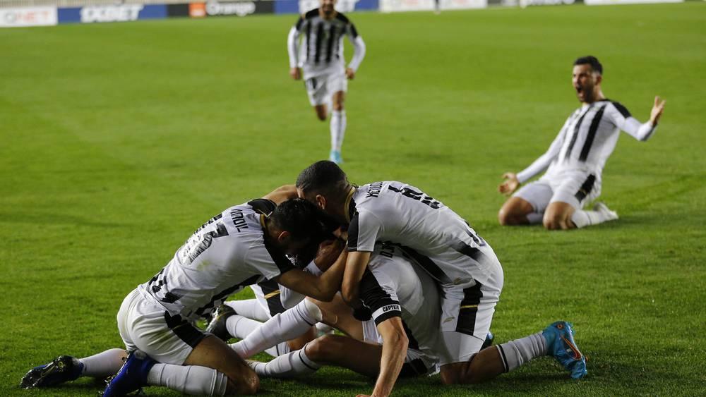 دوري أبطال أفريقيا/ وفاق سطيف يقلب الطاولة على حوريا في آخر الدقائق (3-2) ويُرافق الرجاء إلى ربع النهائي ومقابلتهما في الجولة الأخيرة تحسم صدارة المجموعة