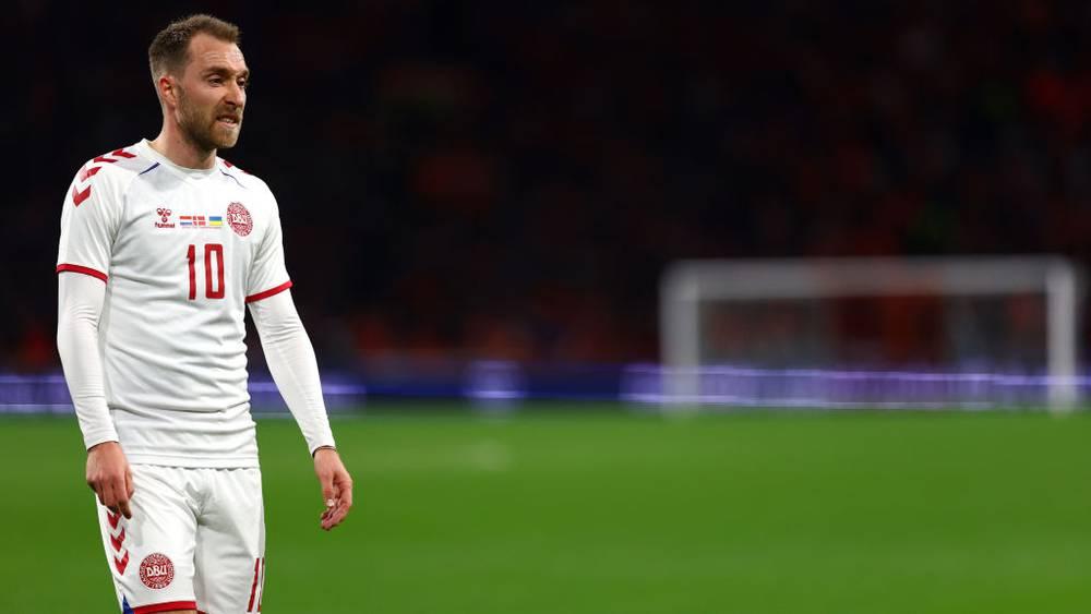 إريكسن يعود للعب في الملعب الذي سقط بداخله مُصابًا بالأزمة القلبية