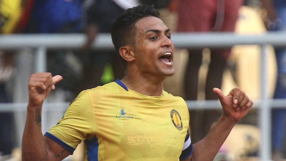 أزولاو (مهاجم بيترو أتلتيكو الأنغولي): "صنعنا التاريخ بالتأهل لنصف نهائي دوري أبطال أفريقيا ونتطلع لتحقيق المزيد"