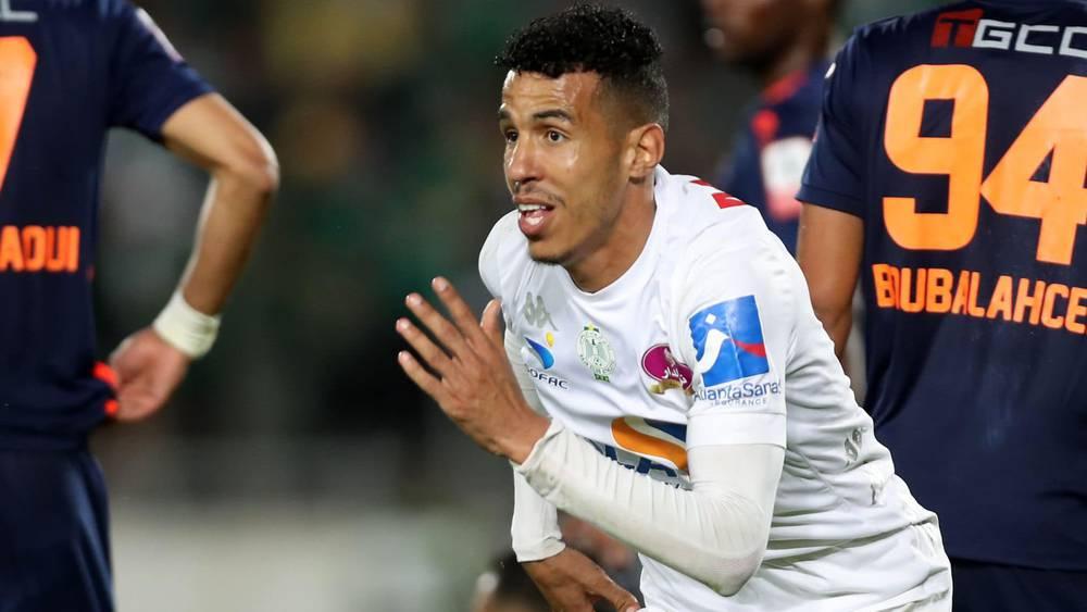 الطاوسي يستبعد حركاس من مواجهة سريع واد زم خوفا من غيابه عن "الديربي" أمام الوداد